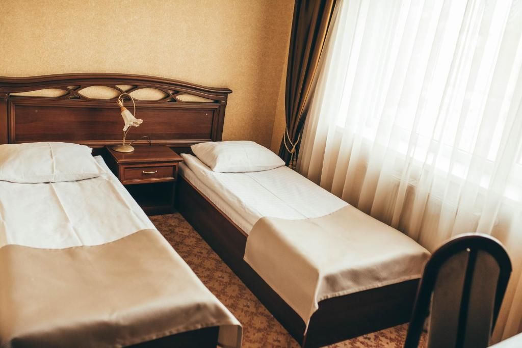 Отель Hotel-Restaurant Lyube Plus Хмельницкий-33