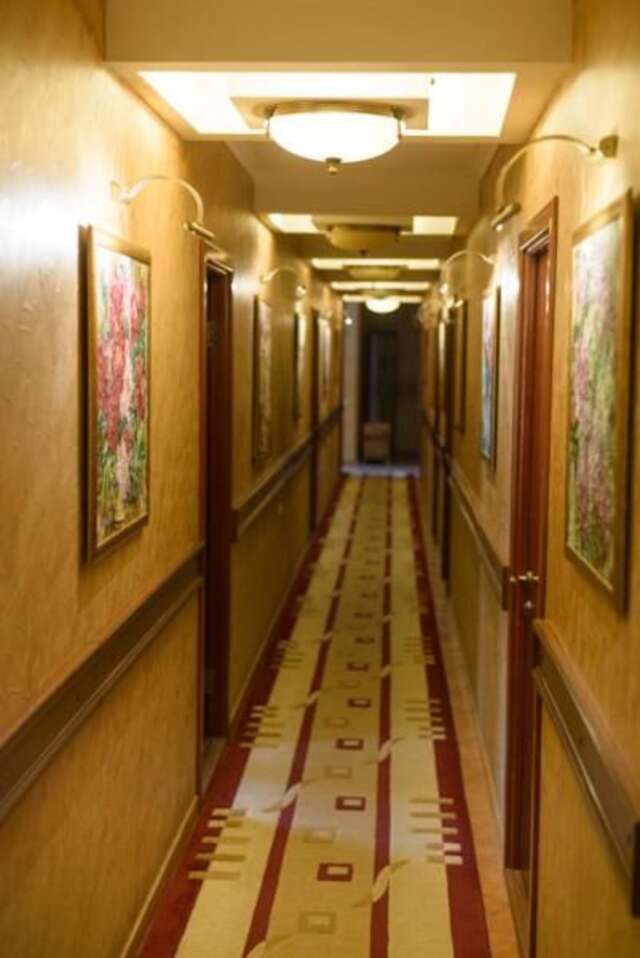 Отель Hotel-Restaurant Lyube Plus Хмельницкий-24